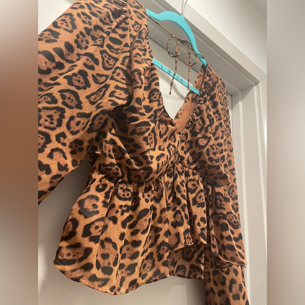 LIKE NEW H&M Brown & Black Leopard Print V-Neck Long-Sleeve Crop Top Blouse - S - Picture 11 of 14